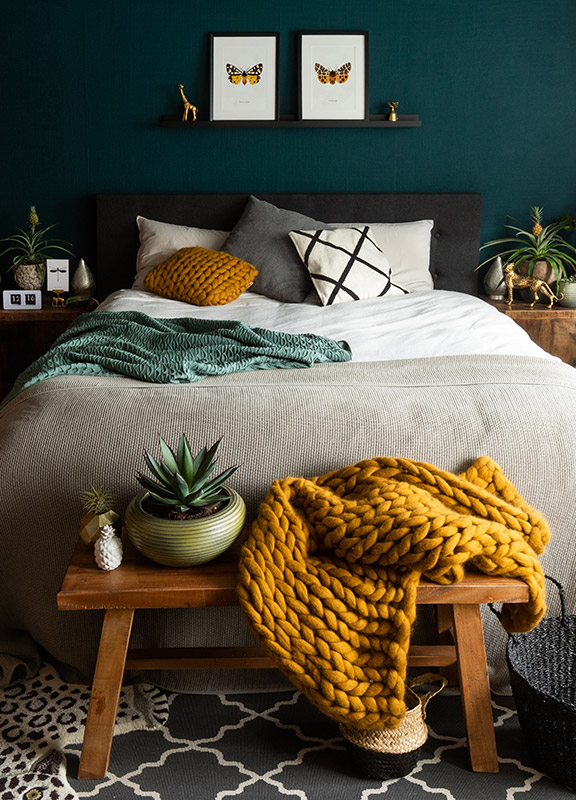 slaapkamer met groene muur